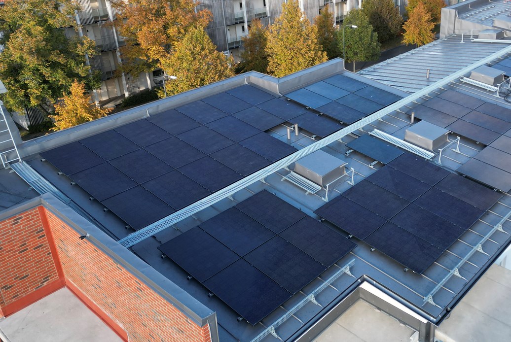 Tak med solceller